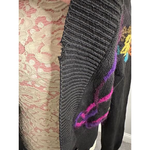 Vintage 90s Black Floral Embroidered Sweater Sz Medium Boho Anthro Vibes Grannie - Picture 8 of 12